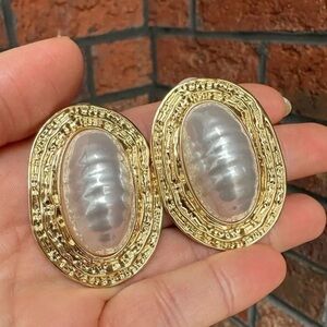 Gold Oval Pearl Earrings Retro Style